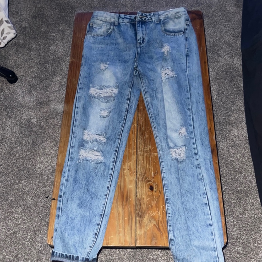 Never worn, to big on me